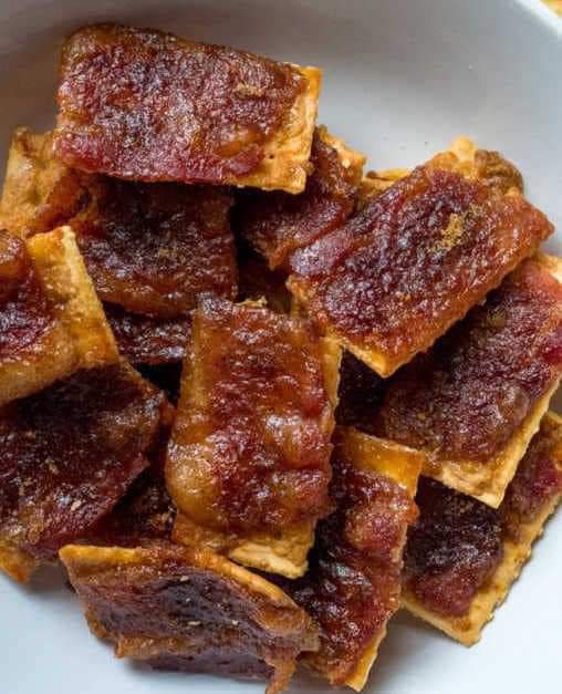 Candied Bacon Crackers