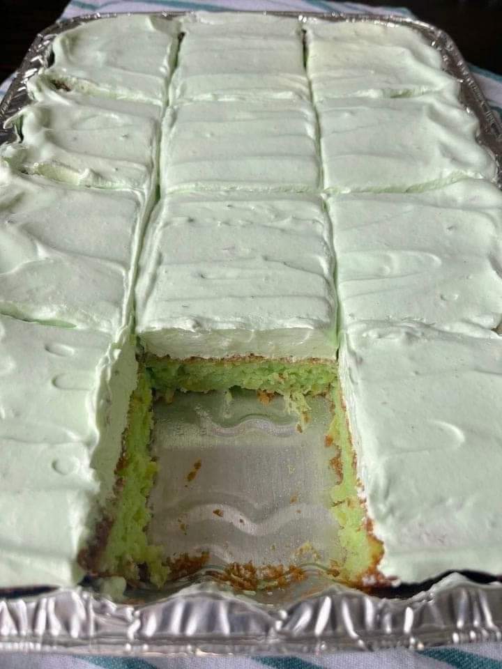 Pistachio  Pineapple Cake