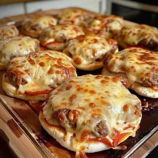 Mini pizza burgers